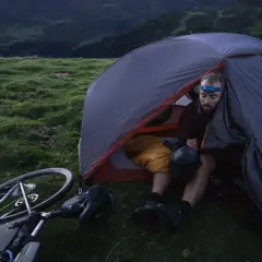 Jaki namiot na rower? Oto, czego unikać przy wyborze idealnego modelu